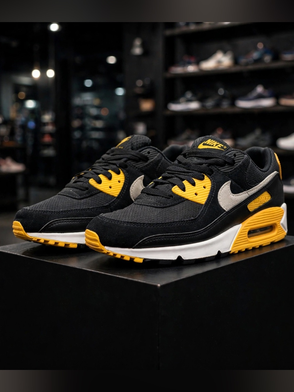 Nike Air Max 90 Black University Gold ‘Steelers’ (2023)